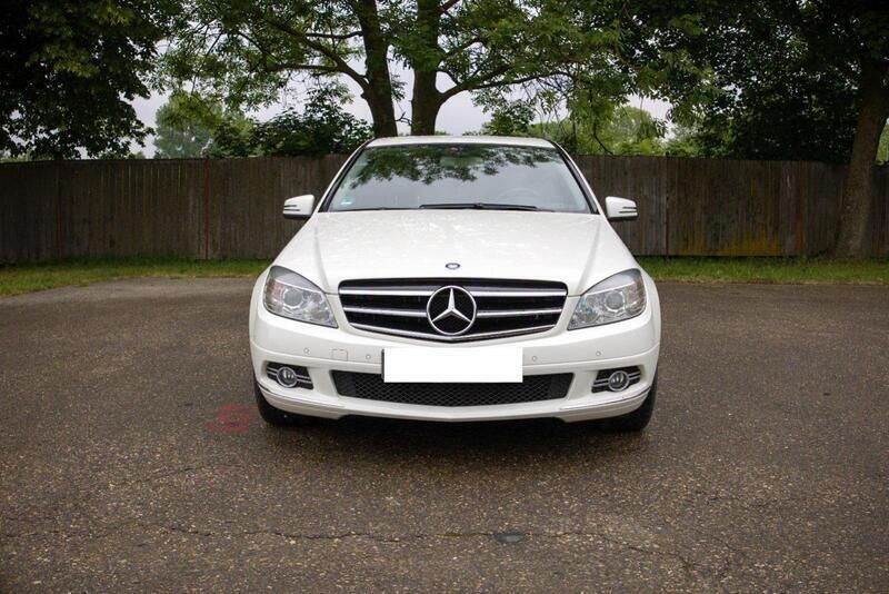 Weiß Gebraucht 2011 Mercedes C220 Limousine | 5.000 € (Superpreis) - Bild 1/4