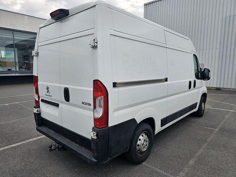 Gebraucht Peugeot Boxer 131 PS (96 kW) 2018 Weiß Van