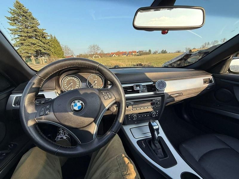Gebraucht BMW 330 Cabriolet 245 PS (180 kW) 2009 Blau Cabrio