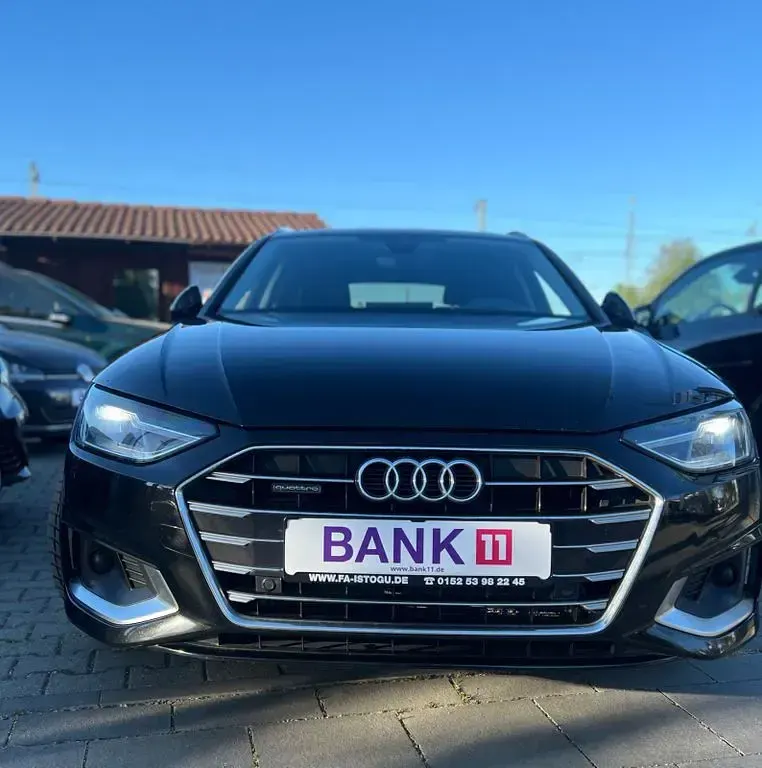 Gebraucht Audi A4 Advanced 204 PS (150 kW) 2021 Schwarz Kombi