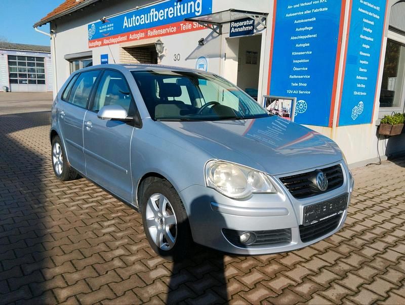 Silber Gebraucht 2005 VW Polo Comfortline Kleinwagen | 400 € (Superpreis) - Bild 1/4