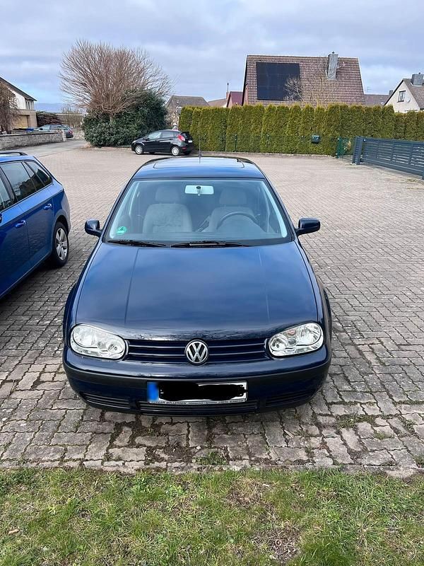 Gebraucht VW Golf IV 75 PS (55 kW) 2000 Blau Kleinwagen