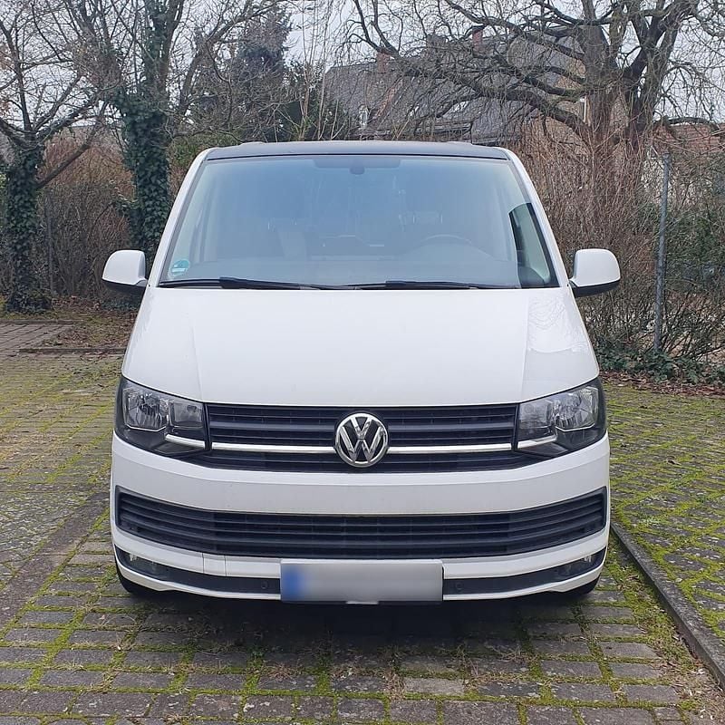 Gebraucht VW Multivan Edition 150 PS (110 kW) 2016 Weiß Van / Kleinbus