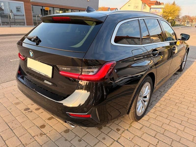 Gebraucht BMW 320 Advantage 190 PS (139 kW) 2020 Schwarz Kombi