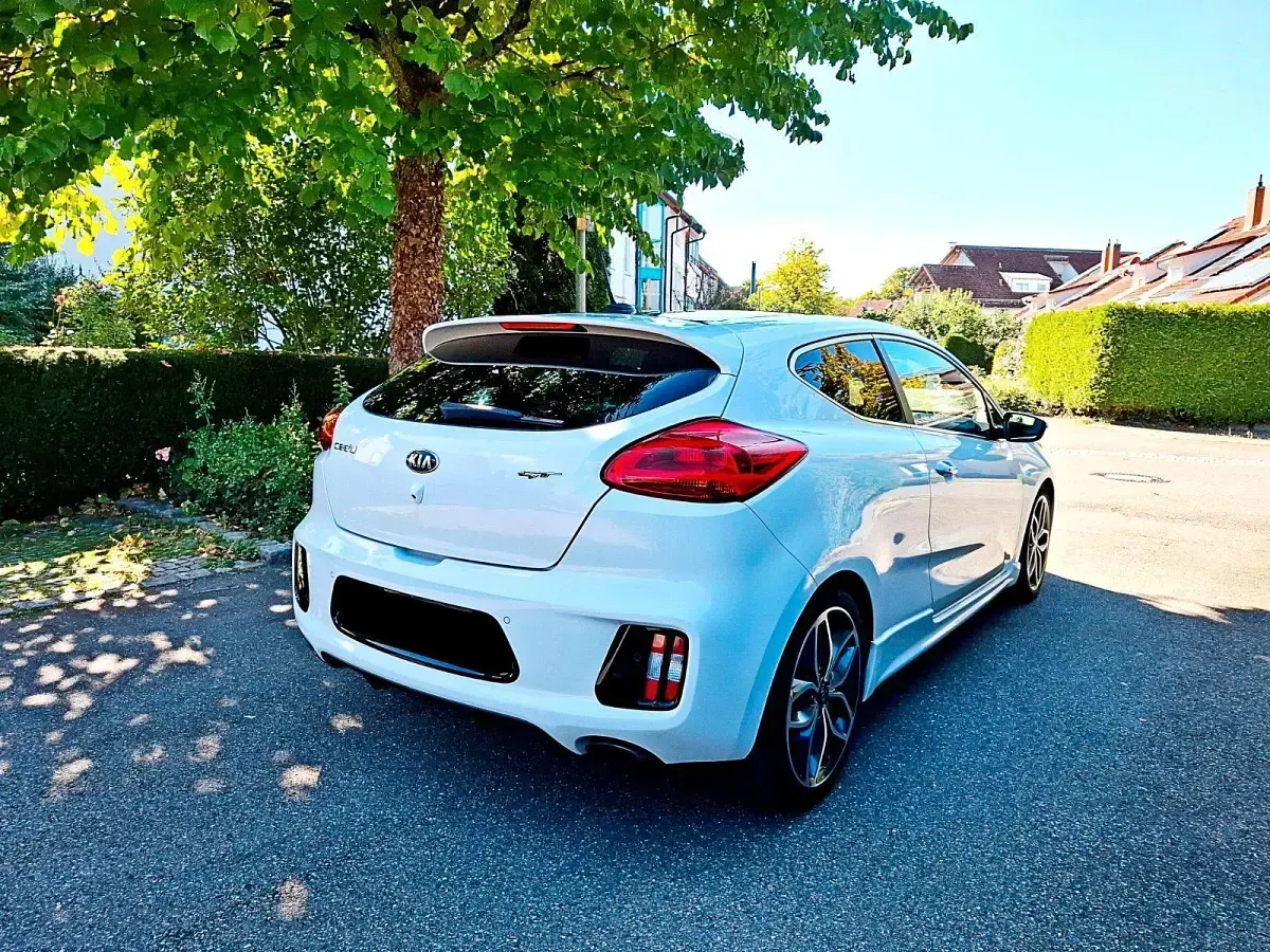 Gebraucht Kia Ceed GT GT 204 PS (150 kW) 2015 Weiß Limousine
