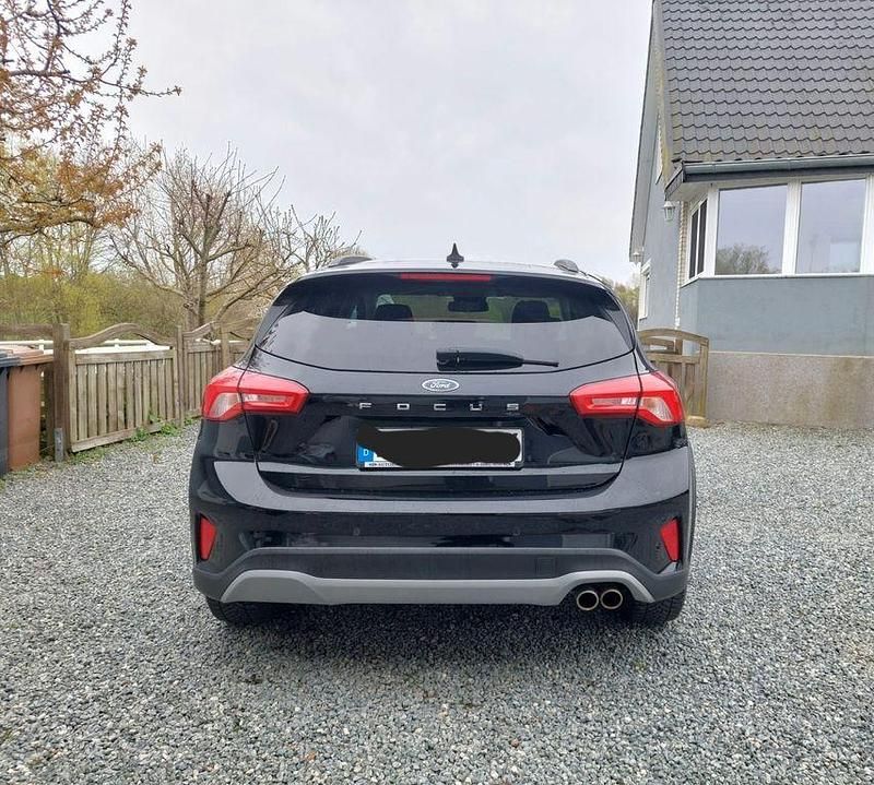 Usata Ford Focus Active 125 CV (91 kW) 2019 Nero Berlina