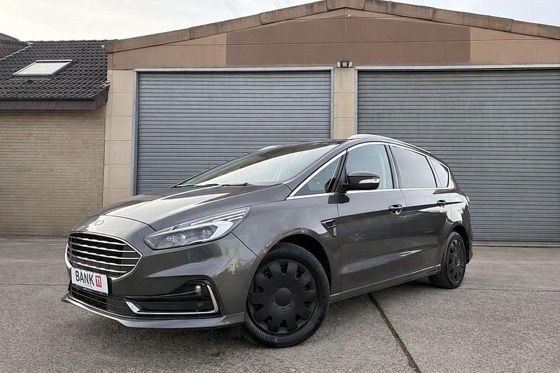 Gebraucht Ford S-MAX Titanium 150 PS (110 kW) 2022 Grau Van / Kleinbus