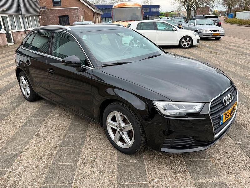 Gebraucht Audi A3 Proline 116 PS (85 kW) 2018 Schwarz Limousine