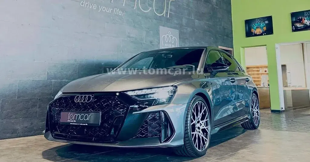 Gebraucht Audi RS3 Sport 400 PS (294 kW) 2026 Grau Limousine