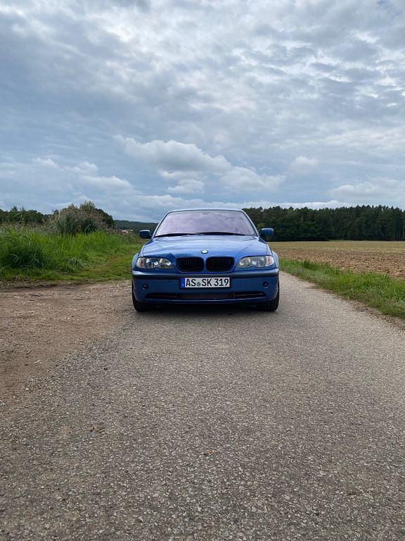 Blau Gebraucht 2001 BMW 330 Sport Line Limousine | 5.500 € (Superpreis) - Bild 1/4