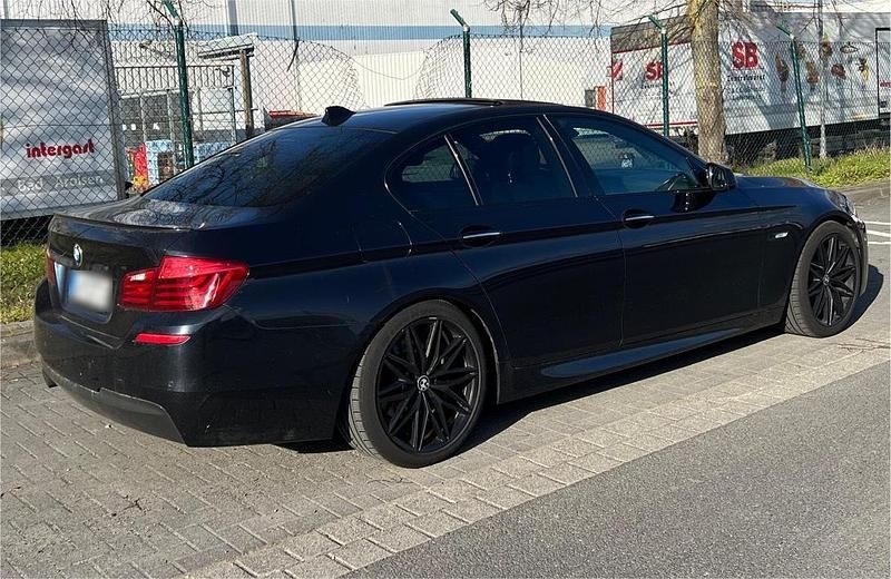 Gebraucht BMW 525 M Sport 218 PS (160 kW) 2012 Schwarz Limousine