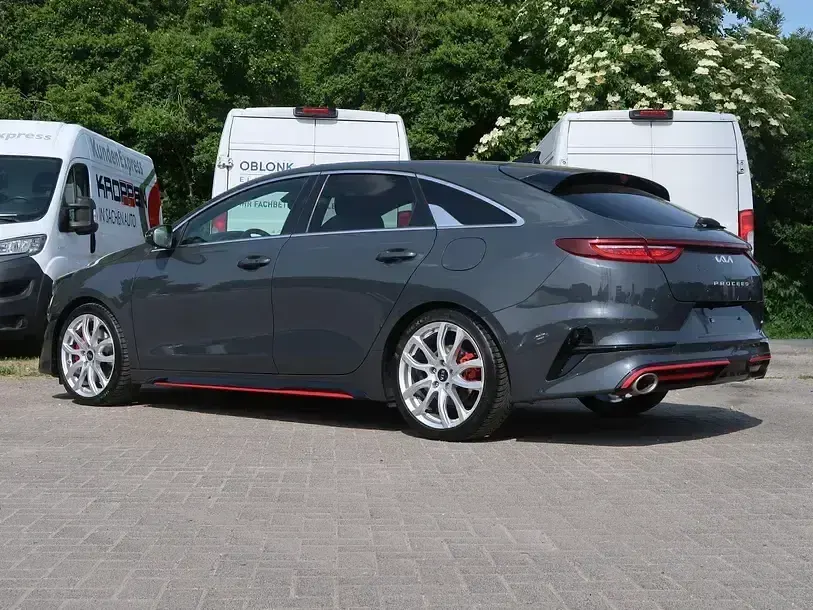 Gebraucht Kia ProCeed Comfort 204 PS (150 kW) 2023 (h8g) pentametal met. Kombi