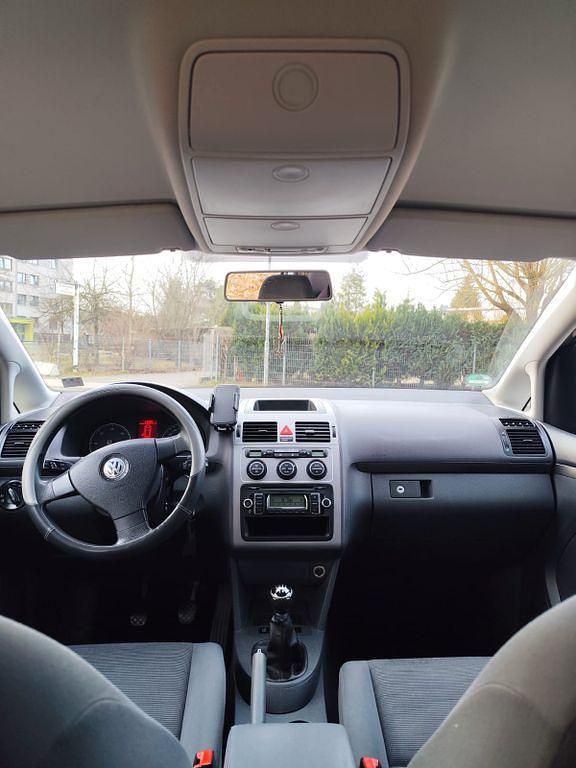 Gebraucht VW Touran Trendline 105 PS (77 kW) 2008 Schwarz Van / Kleinbus