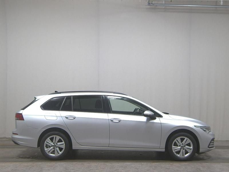 Silber Gebraucht 2022 VW Golf VIII Pro Kombi | 15.780 € (Superpreis) - Bild 1/4