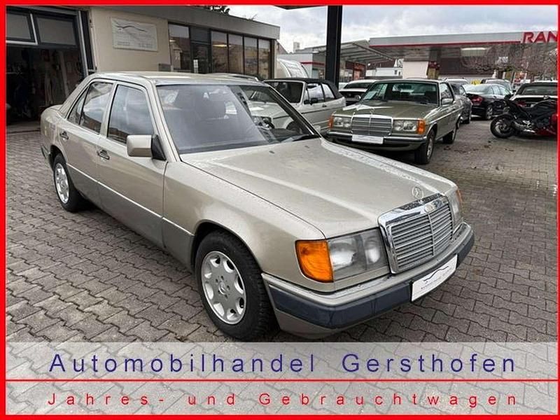 Gebraucht Mercedes E230 132 PS (97 kW) 1990 Gold Limousine