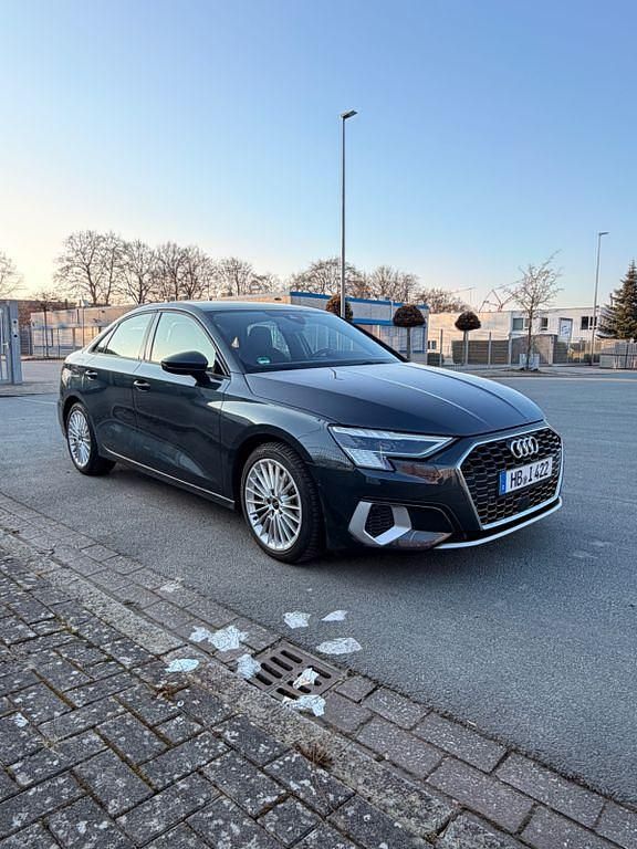 Gebraucht Audi A3 Ambiente 150 PS (110 kW) 2023 Schwarz Limousine