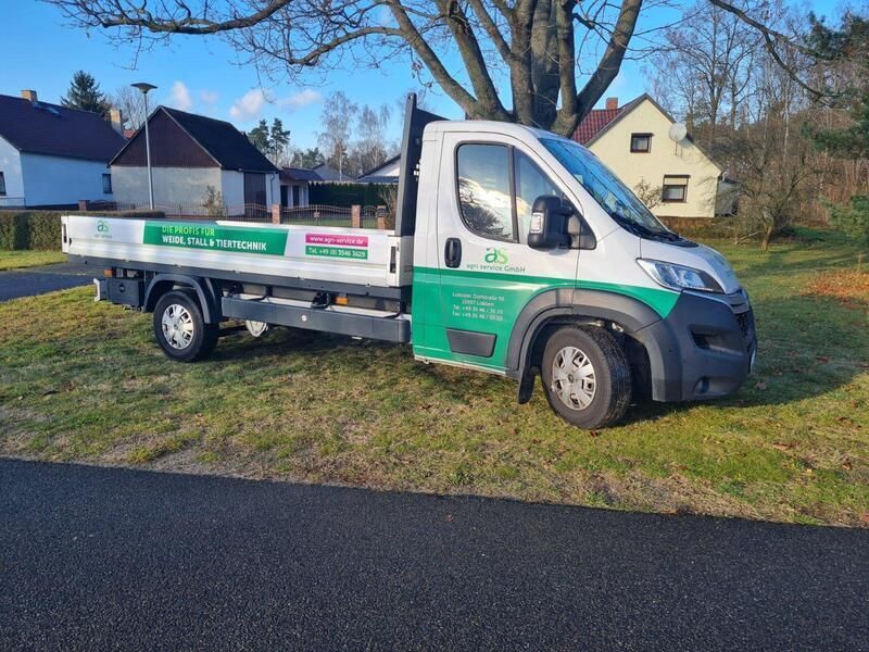 Weiß Gebraucht 2023 Citroën Jumper Van / Kleinbus | 30.500 € - Bild 1/4