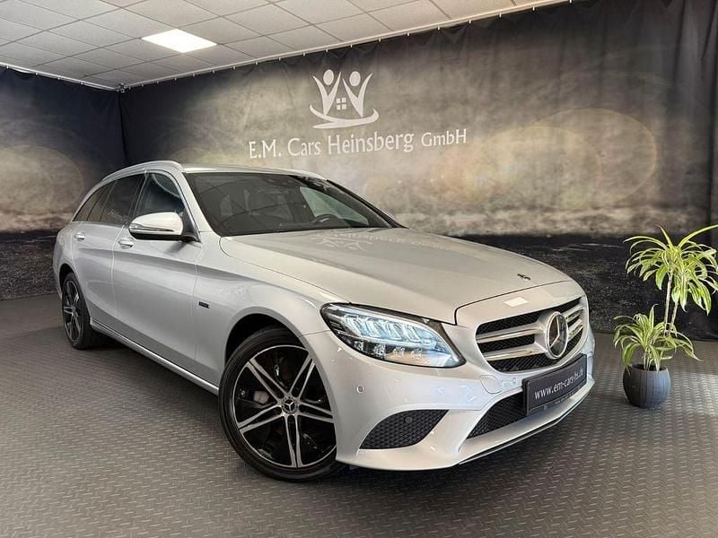 Silber Gebraucht 2022 Mercedes C300e Avantgarde Limousine | 24.900 € (Superpreis) - Bild 1/4