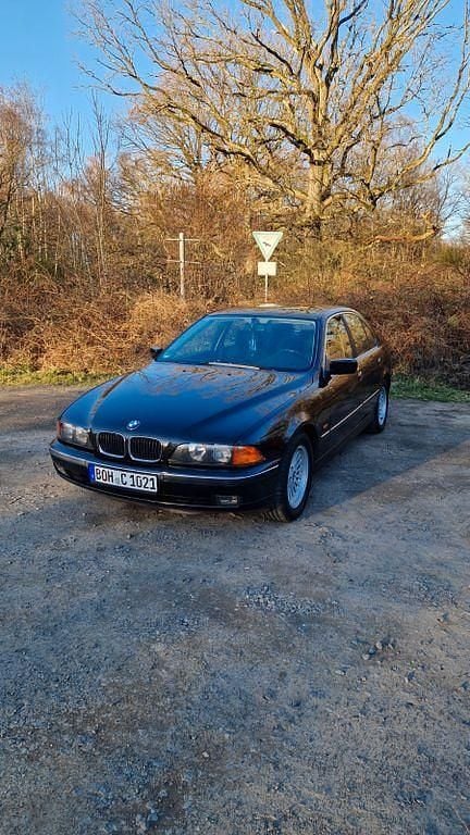 Gebraucht BMW 523 170 PS (125 kW) 2000 Schwarz Limousine