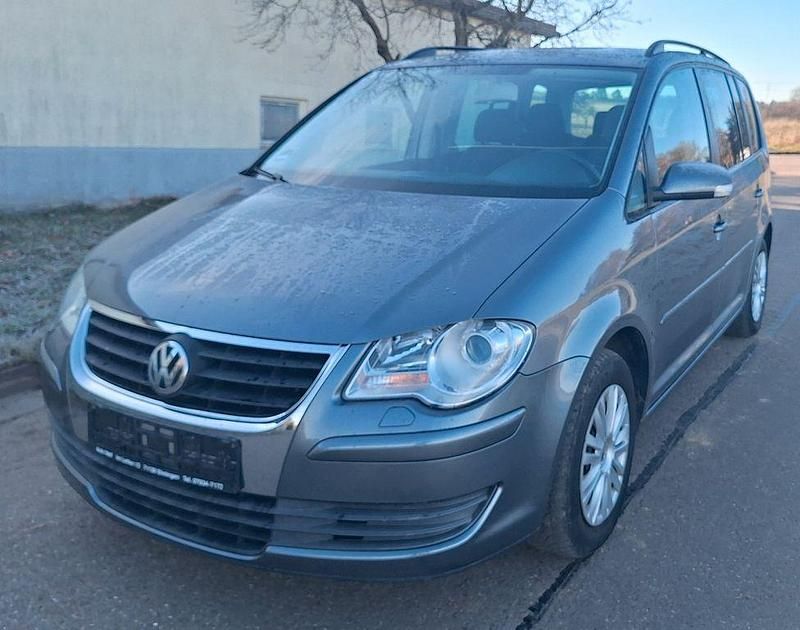 Grau Gebraucht 2007 VW Touran Trendline Van / Kleinbus | 3.999 € (Fairer Preis) - Bild 1/4