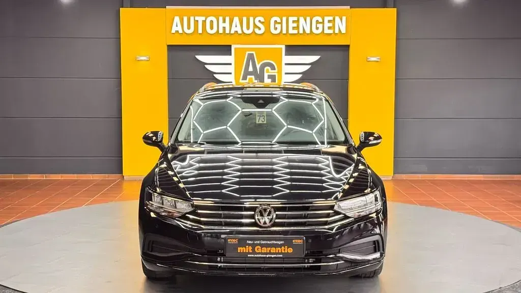Gebraucht VW Passat 120 PS (88 kW) 2020 Schwarz Kombi