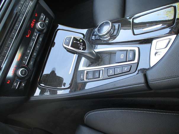 Gebraucht BMW 530 Luxury Line 258 PS (189 kW) 2014 Grau metallic Limousine