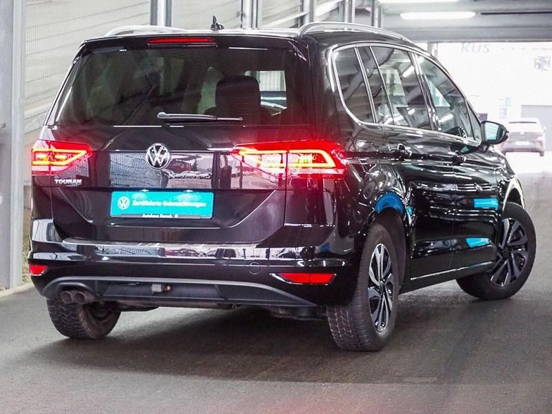 Gebraucht VW Touran Active 150 PS (110 kW) 2021 Deep black perleffekt Van / Kleinbus