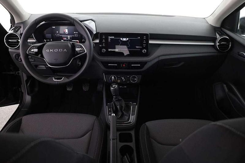 Neu Skoda Fabia Selection 95 PS (69 kW) 2025 Black magic perleffekt Limousine