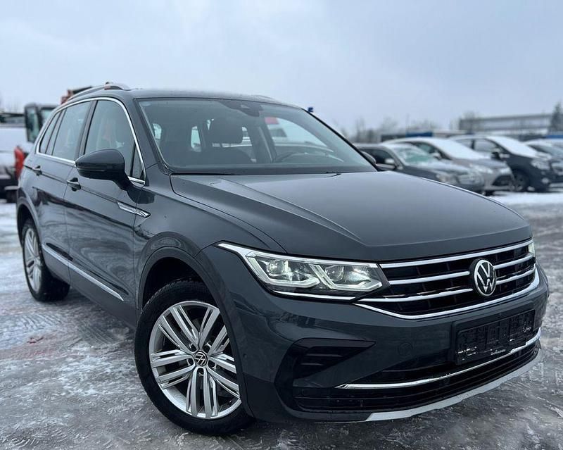 Grau Gebraucht 2020 VW Tiguan Elegance SUV | 20.500 € - Bild 1/4