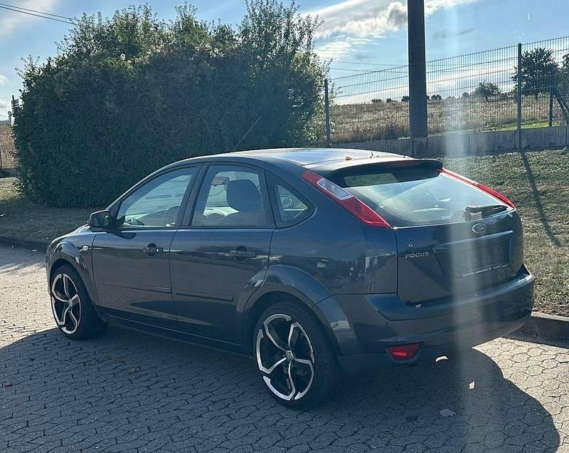 Gebraucht Ford Focus 126 PS (92 kW) 2007 Grau Coupé