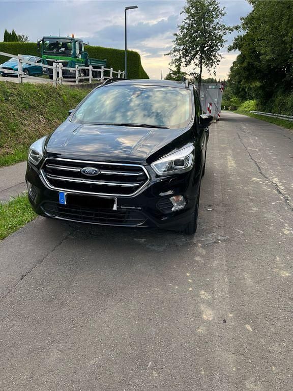 Gebraucht Ford Kuga Cool & Connect 179 PS (131 kW) 2017 Schwarz SUV