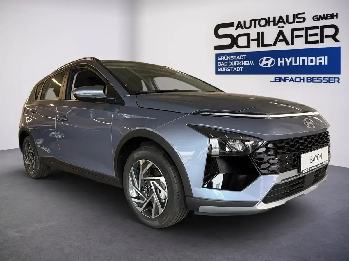 Neu Hyundai Bayon Trend 101 PS (74 kW) 2025 Meta blue / mic SUV