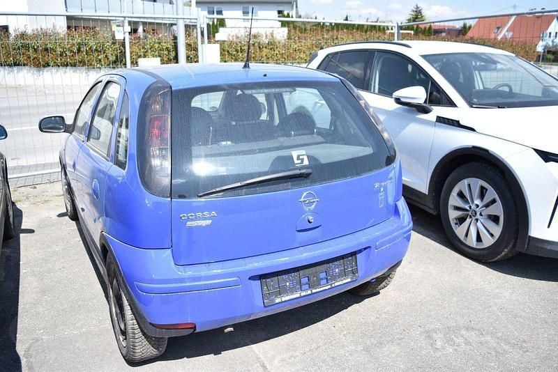 Second-hand Opel Corsa 80 CP (58 kW) 2006 Albastru Hatchback