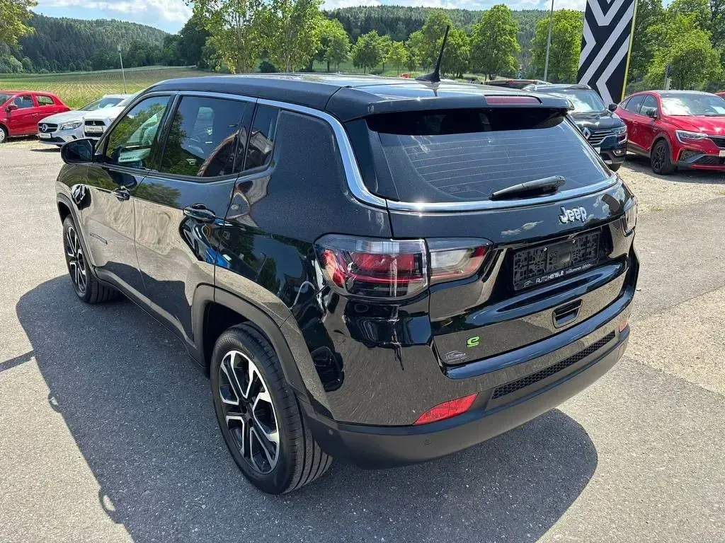 Gebraucht Jeep Compass Altitude 131 PS (96 kW) 2024 Schwarz SUV