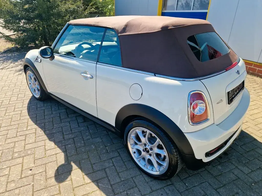 Gebraucht Mini Cooper S Cabriolet 184 PS (135 kW) 2011 Weiß Cabrio