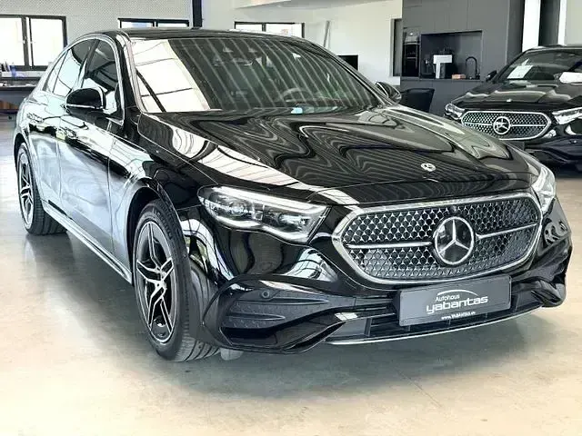Gebraucht Mercedes E300 Advanced Plus 313 PS (230 kW) 2025 Schwarz/baltic black Limousine