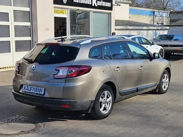 Brugt Renault Mégane Dynamique 131 HK (96 kW) 2010 Beige Sedan