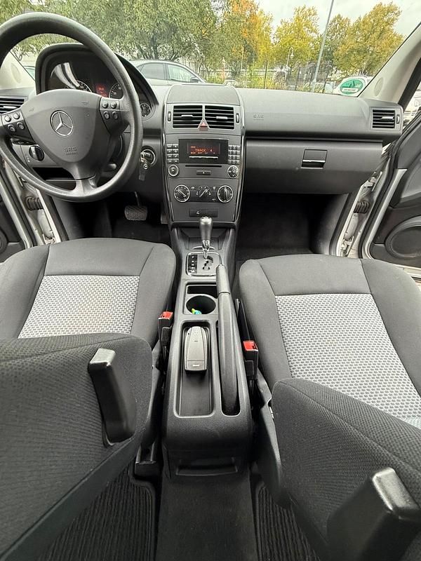 Silber Gebraucht 2005 Mercedes A150 Kleinwagen | 3.900 € (Fairer Preis) - Bild 1/4