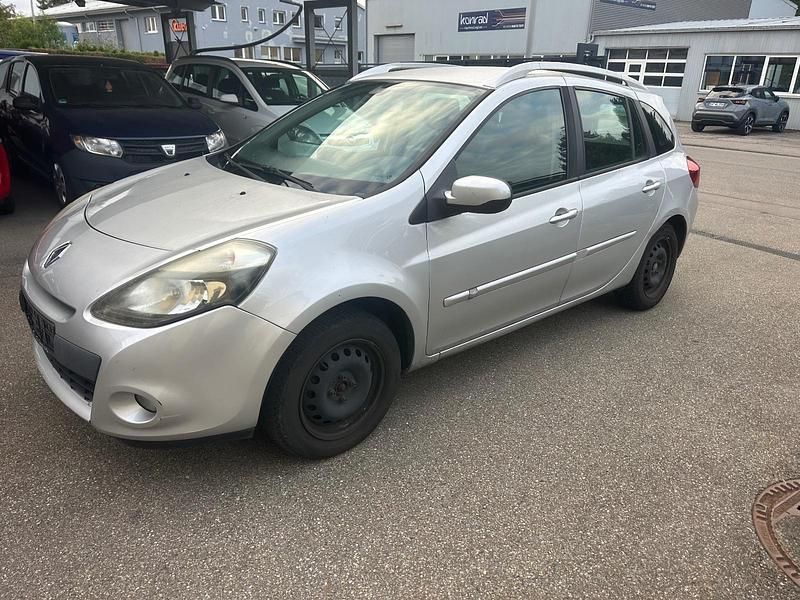 Silber Gebraucht 2012 Renault Clio IV Limousine | 1.450 € - Bild 1/4