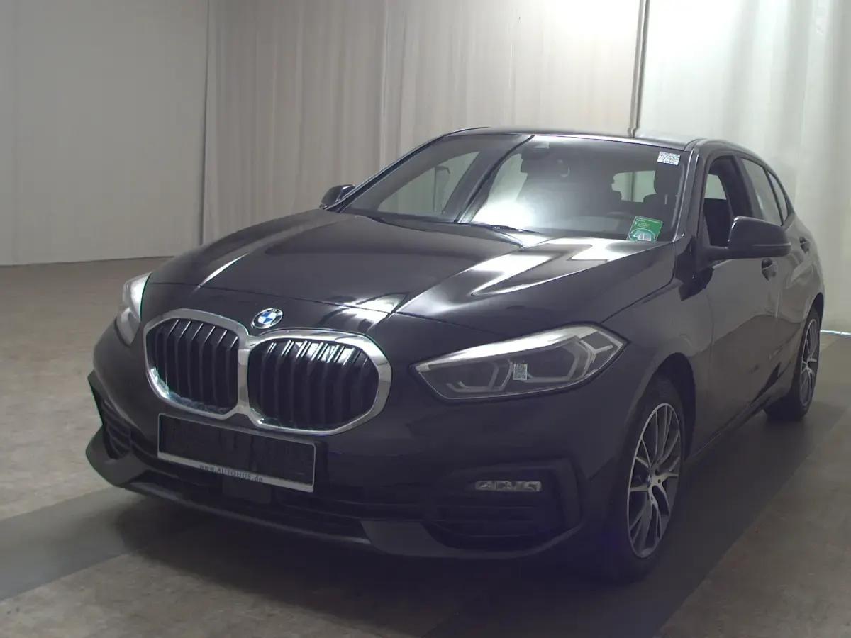 Gebraucht BMW 120 Advantage 190 PS (139 kW) 2022 Schwarz Kleinwagen