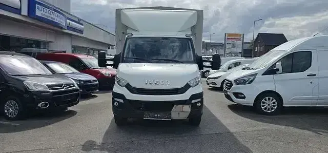 Gebraucht Iveco Daily 180 PS (132 kW) 2018 Weiß Van / Kleinbus