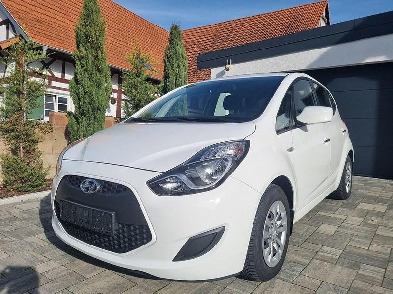 Weiß Gebraucht 2019 Hyundai ix20 Trend Kleinwagen | 11.199 € (Guter Preis) - Bild 1/4