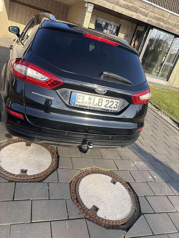 Gebraucht Ford Mondeo Titanium 150 PS (110 kW) 2017 Schwarz Kombi