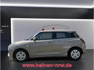 Gebraucht Suzuki Swift Club 83 PS (61 kW) 2024 Silber (premium silver metallic) Kleinwagen