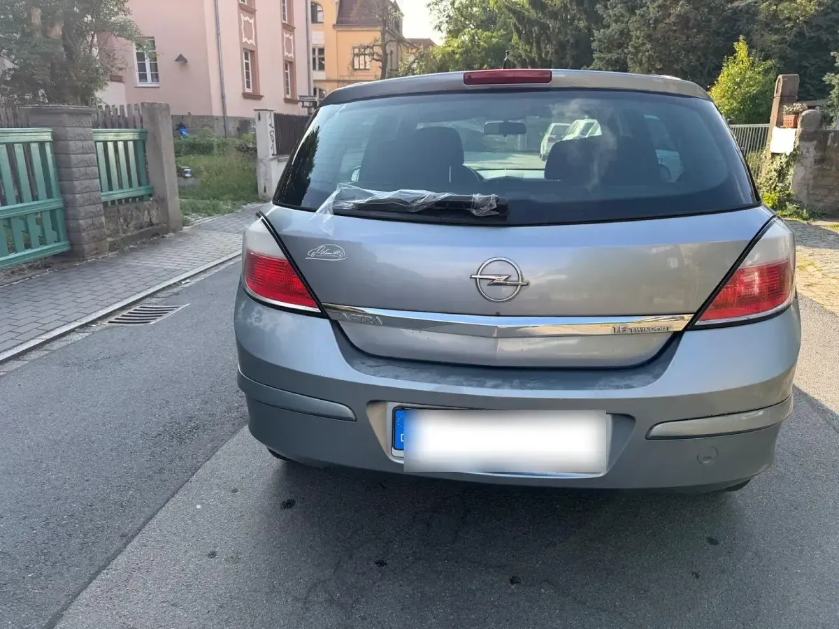Gebraucht Opel Astra 105 PS (77 kW) 2006 Grau Limousine