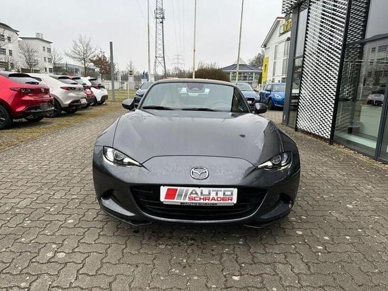 Neu Mazda MX5 Kazari 132 PS (97 kW) 2025 Beige Cabrio