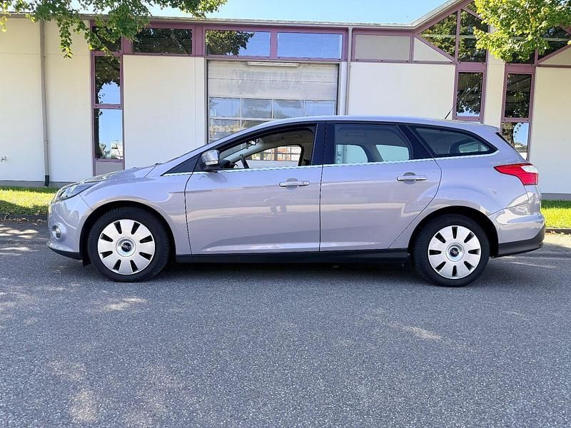 Grau Gebraucht 2014 Ford Focus Titanium Kombi | 6.600 € (Fairer Preis) - Bild 1/4