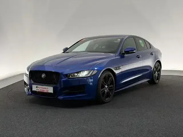 Gebraucht Jaguar XE R-Sport 180 PS (132 kW) 2019 Blau Limousine