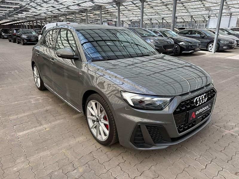 Grau Gebraucht 2023 Audi A1 Sportback S-Line Kleinwagen | 28.970 € (Fairer Preis) - Bild 1/4