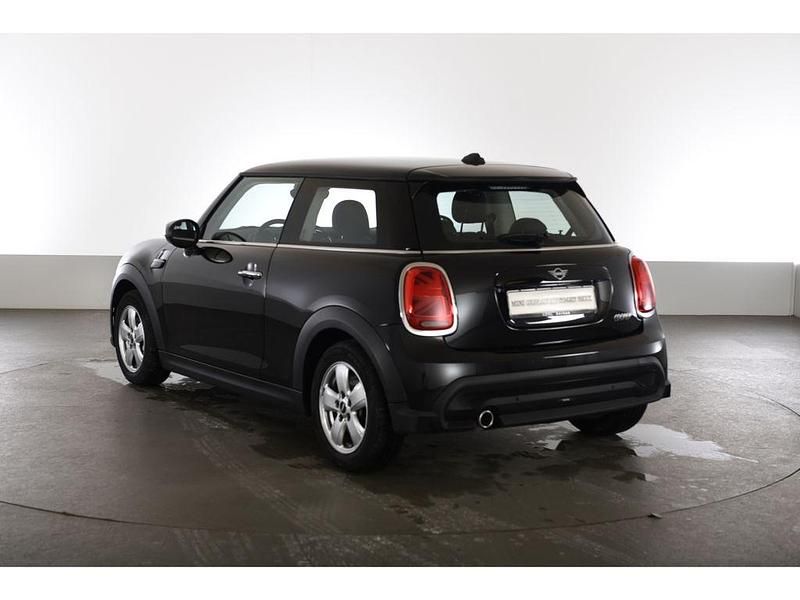 Gebraucht Mini Cooper Essential 136 PS (100 kW) 2023 Schwarz Kleinwagen